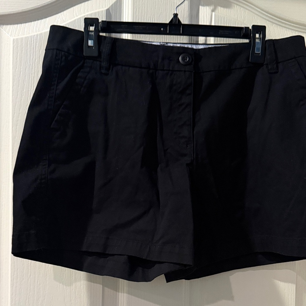 Crown & Ivy Classic Black Women's Shorts (Caroline) NWOT